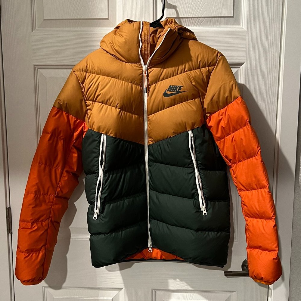 Nike Windrunner Down Fill Hooded Puffer Jacket